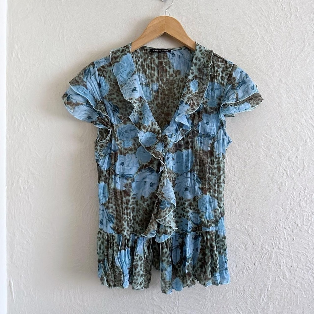 🌹5 for $50🌹 Violet & Claire Blue and Brown Floral Ruffle Blouse